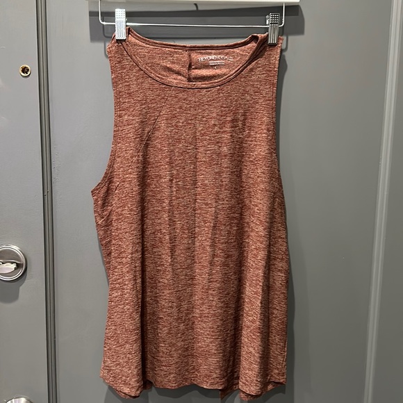 Beyond Yoga spacedye tank with cutout - Picture 1 of 5